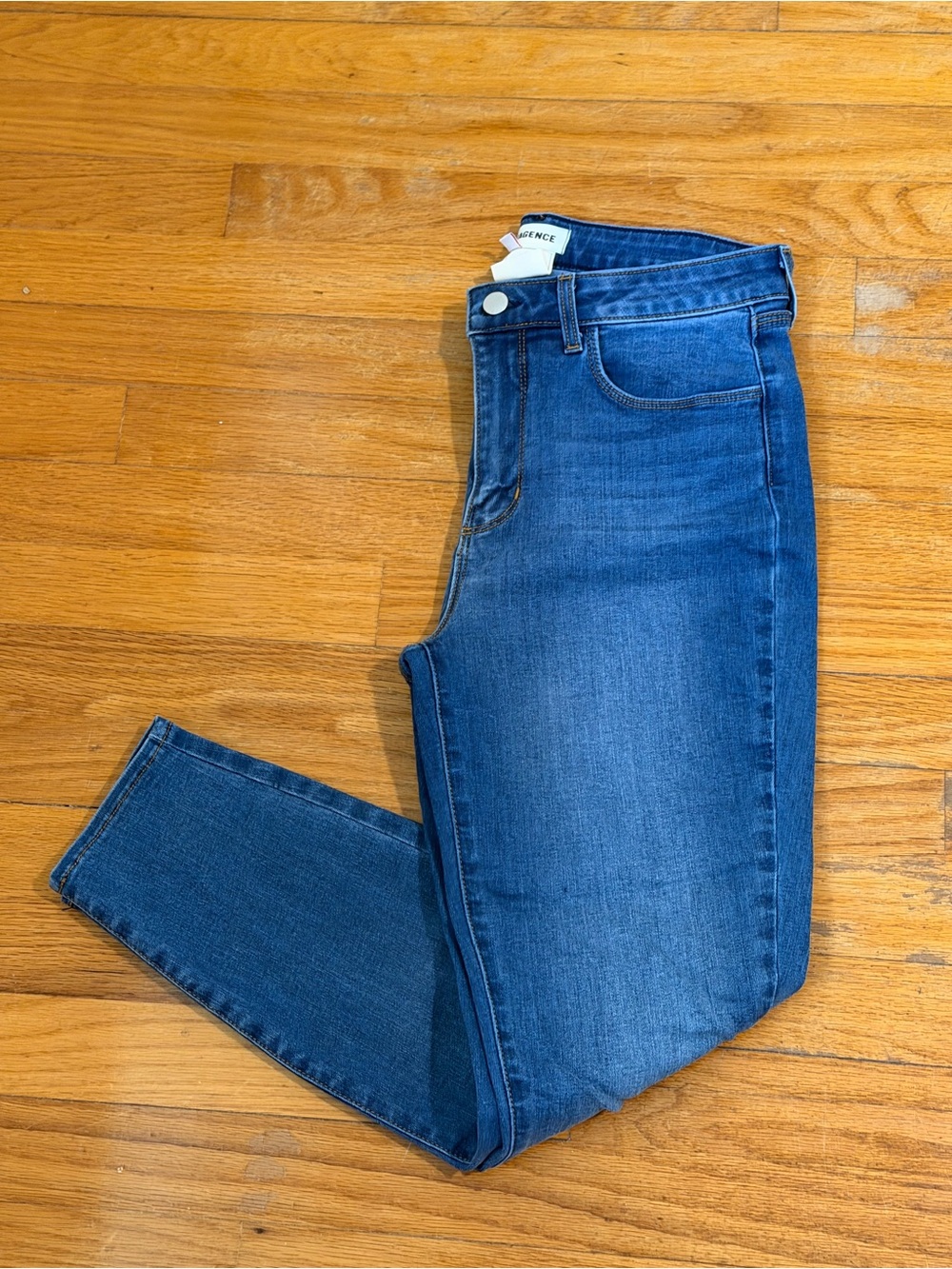 L'AGENCE Women's Blue Denim Jeans - Classic Mid Wash - slim leg